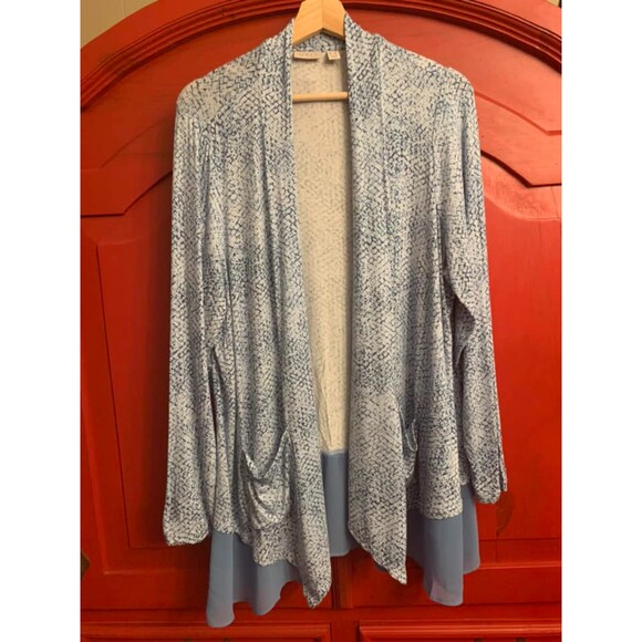 Logo Lori Goldstein 1X Cardigan Blue Snakeskin Sheer Trim At the Bottom EUC - Picture 1 of 4